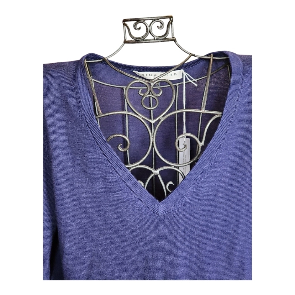 Trina Turk Navy 100% Merino Wool Fringe Sweater V-Neck Medium - Chic & Cozy - Picture 4 of 9